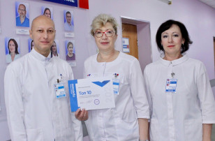 Представители терапевтической службы КМХЦ: заместитель главного врача по терапии и реабилитации Елена Романовская, заведующая отделением реабилитации №3 ЦВТ «Русь» Лилия Неворотова, врач-терапевт терапевтического отделения Марсель Каримов Представители терапевтической службы КМХЦ: заместитель главного врача по терапии и реабилитации Елена Романовская, заведующая отделением реабилитации №3 ЦВТ «Русь» Лилия Неворотова, врач-терапевт терапевтического отделения Марсель Каримов.
